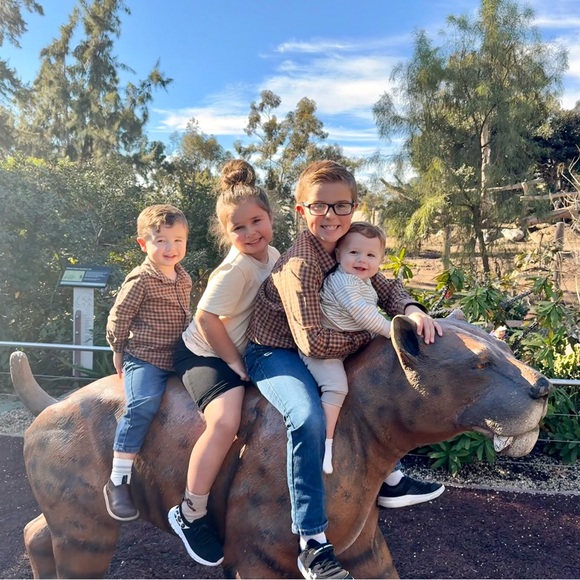 Meet your Posher, Brittany - Picture 2 of 4